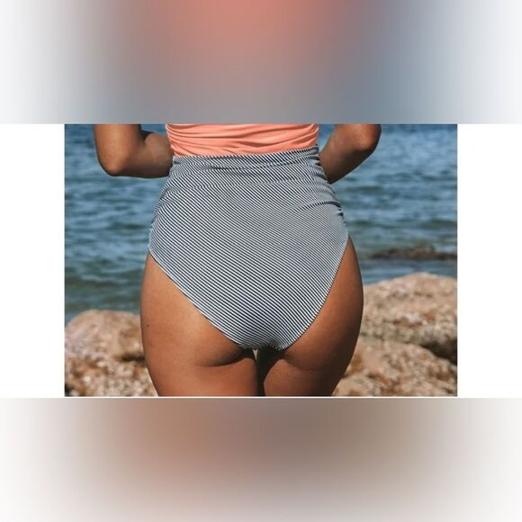 Cupshe Peach and Black Striped One-piece Swimsuit; Size Medium NWT - Picture 3 of 7